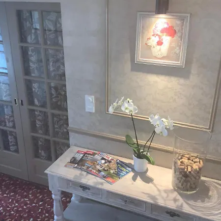 Les 3 Rois By Yy 호텔 2*