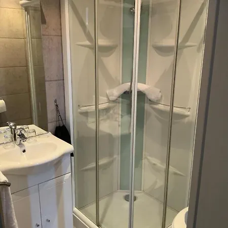 호텔 Les 3 Rois By Yy