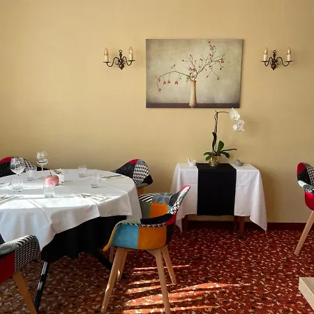 Hotel Les 3 Rois By Yy Villers-Bocage (Calvados)