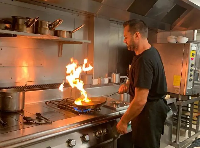 Les 3 Rois By Yy 2* Villers-Bocage (Calvados)