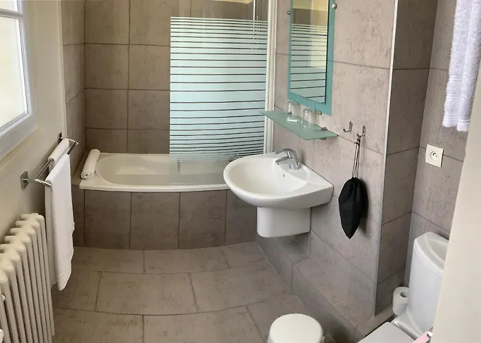 Les 3 Rois By Yy Hotel 2*