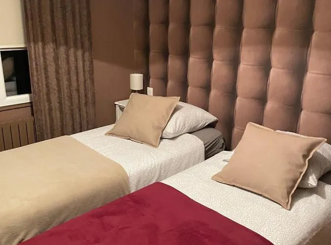 Hotel Les 3 Rois By Yy