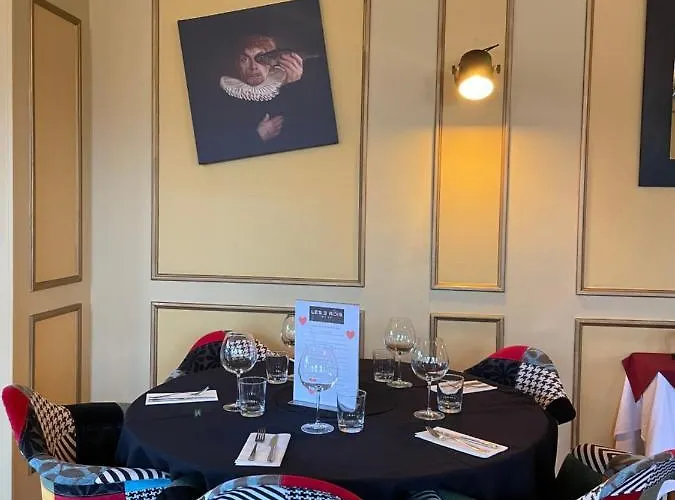 Hotel Les 3 Rois By Yy 2*