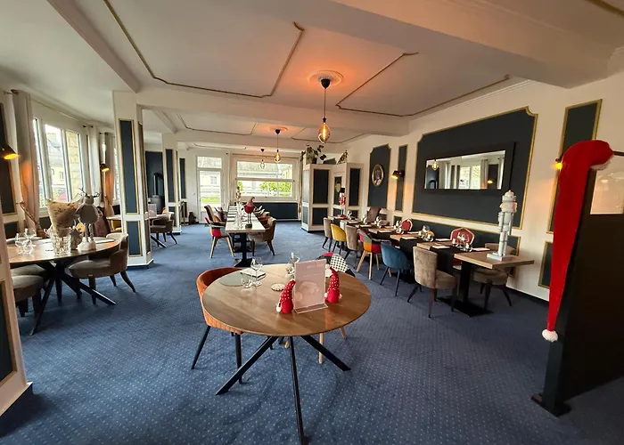 Hotel Les 3 Rois By Yy